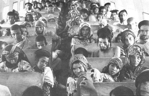 Judeus iemenitas a caminho de Israel na Operação Tapete Mágico